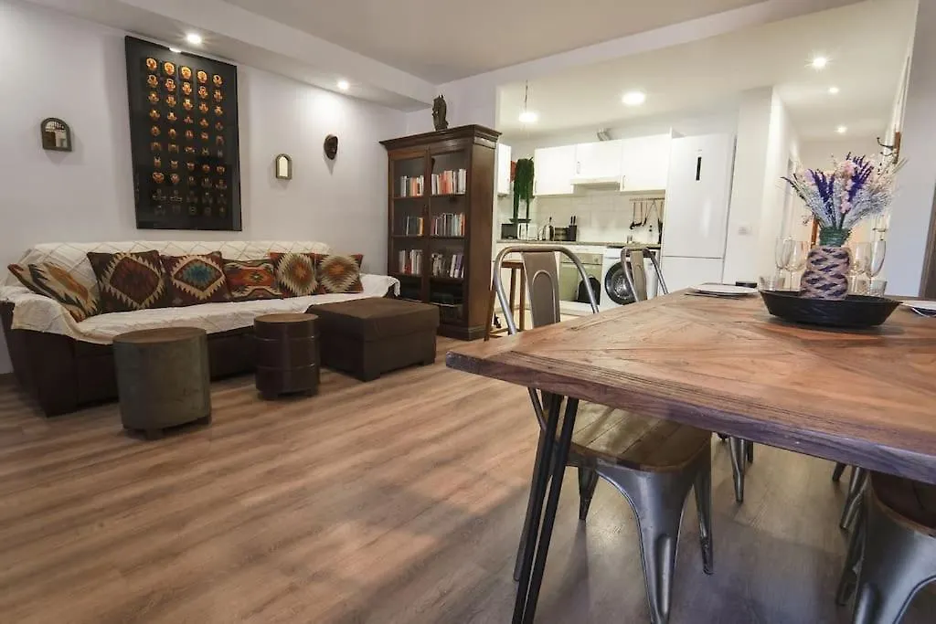 Apartment Seahomes Vacations - Centric Apt 100M Beach And Pkg Tossa de Mar Spain