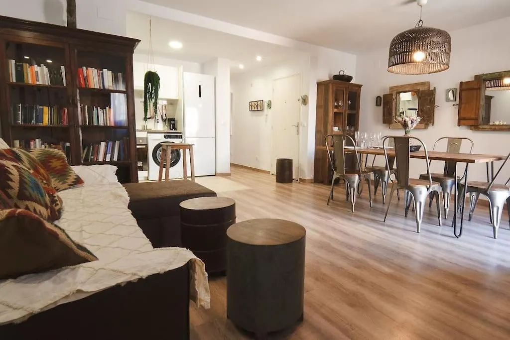 Seahomes Vacations - Centric Apt 100M Beach And Pkg Tossa de Mar Spain