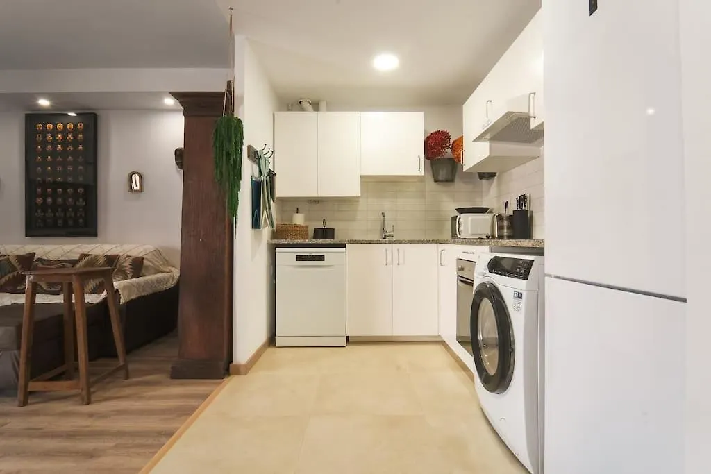 Seahomes Vacations - Centric Apt 100M Beach And Pkg Tossa de Mar
