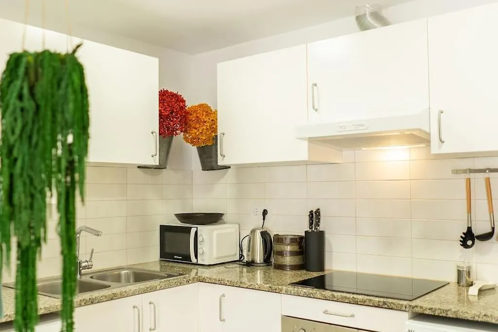 Seahomes Vacations - Centric Apt 100M Beach And Pkg Tossa de Mar 0*,