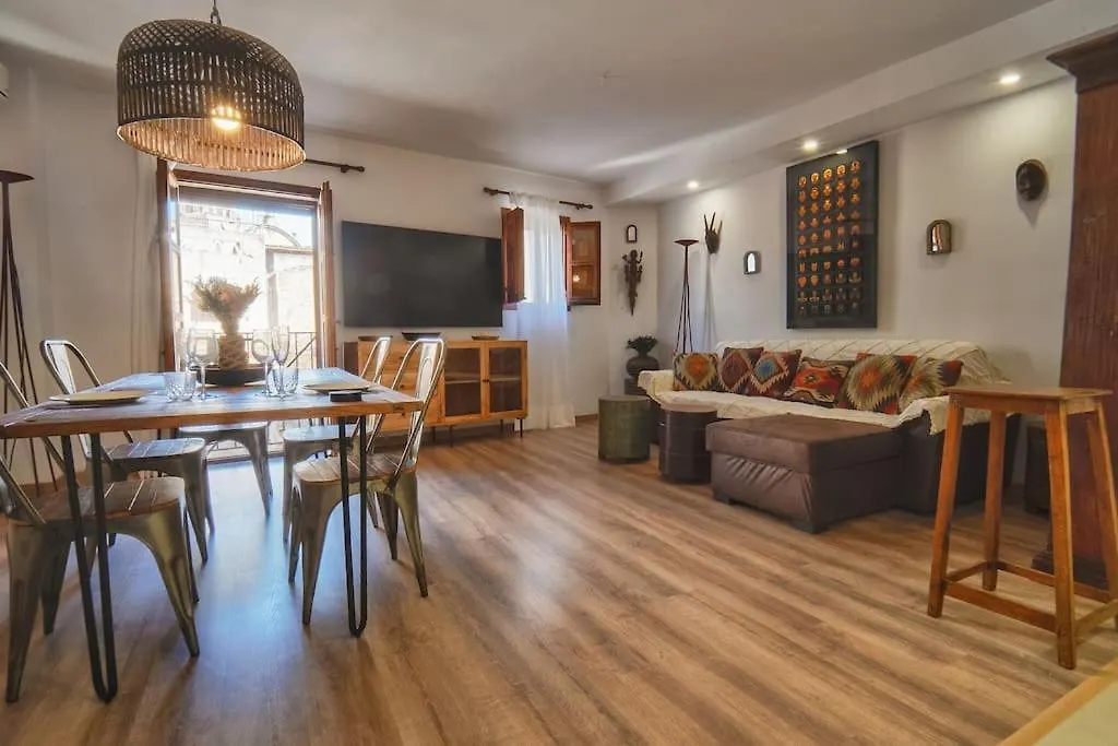 Seahomes Vacations - Centric Apt 100M Beach And Pkg Tossa de Mar