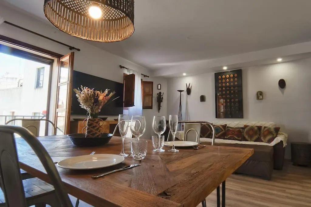 Seahomes Vacations - Centric Apt 100M Beach And Pkg Tossa de Mar 0*,  Spain